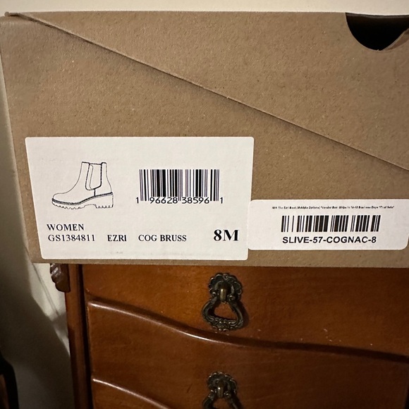 NIB Mia Ezri boot Cognac color in size 8. - Picture 5 of 7